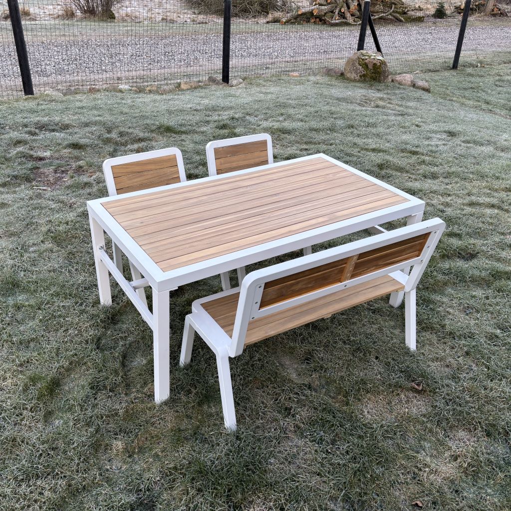 Alu-Akazien-Tisch
