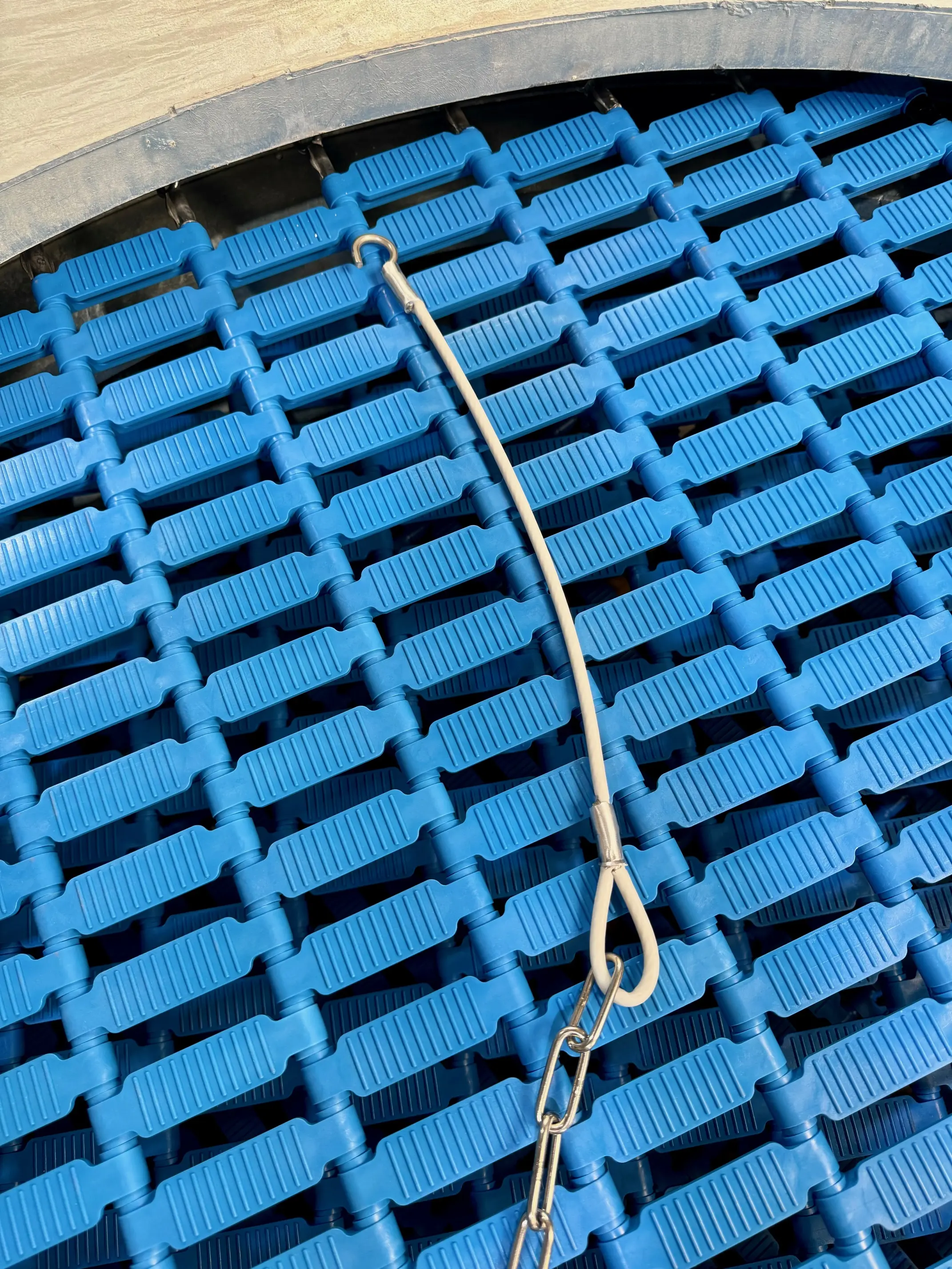 Trampolin-Federlöser - Das praktische Werkzeug für schnelle, sichere Trampolin-Reinigung