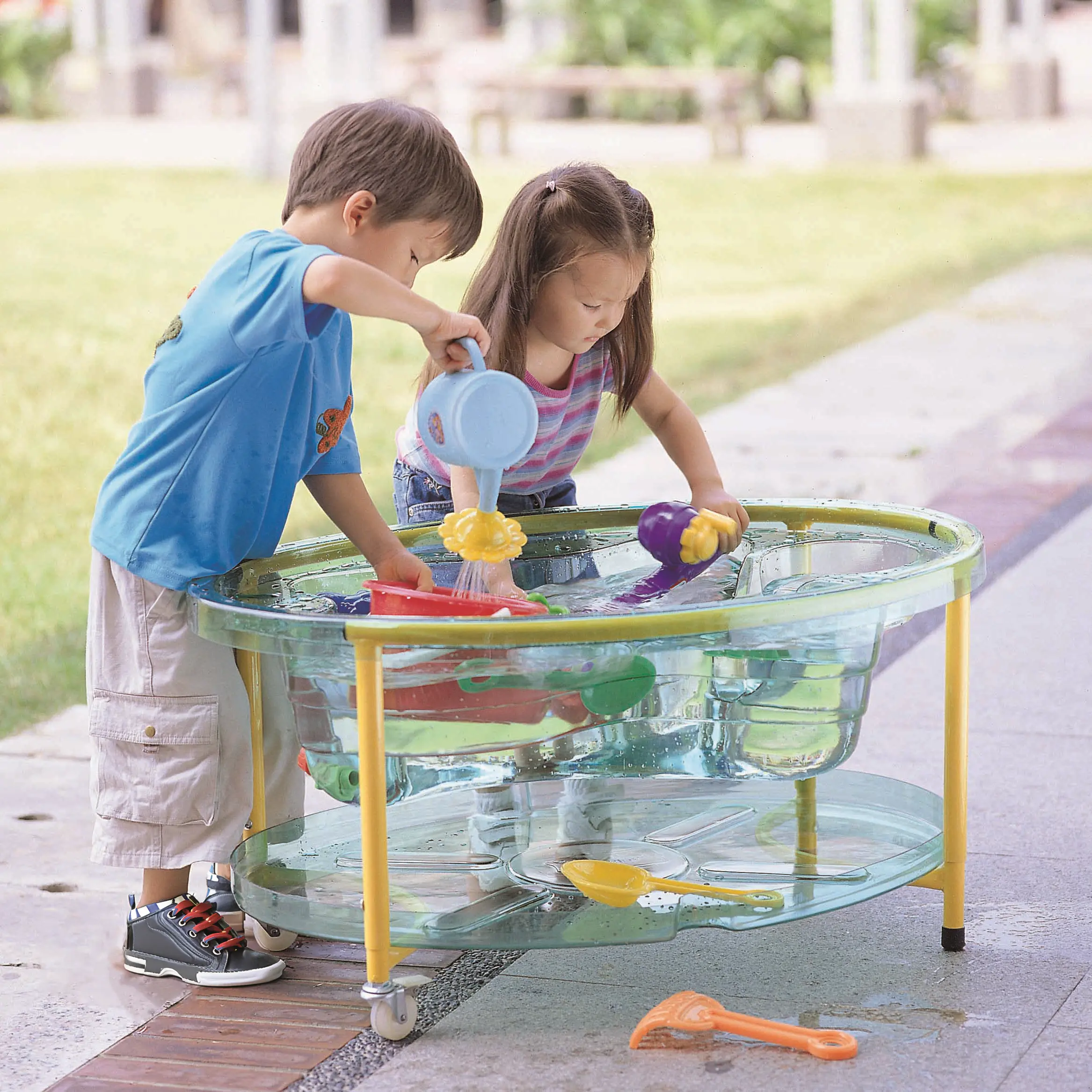 Sand-, Wasser- und Experimentiertisch