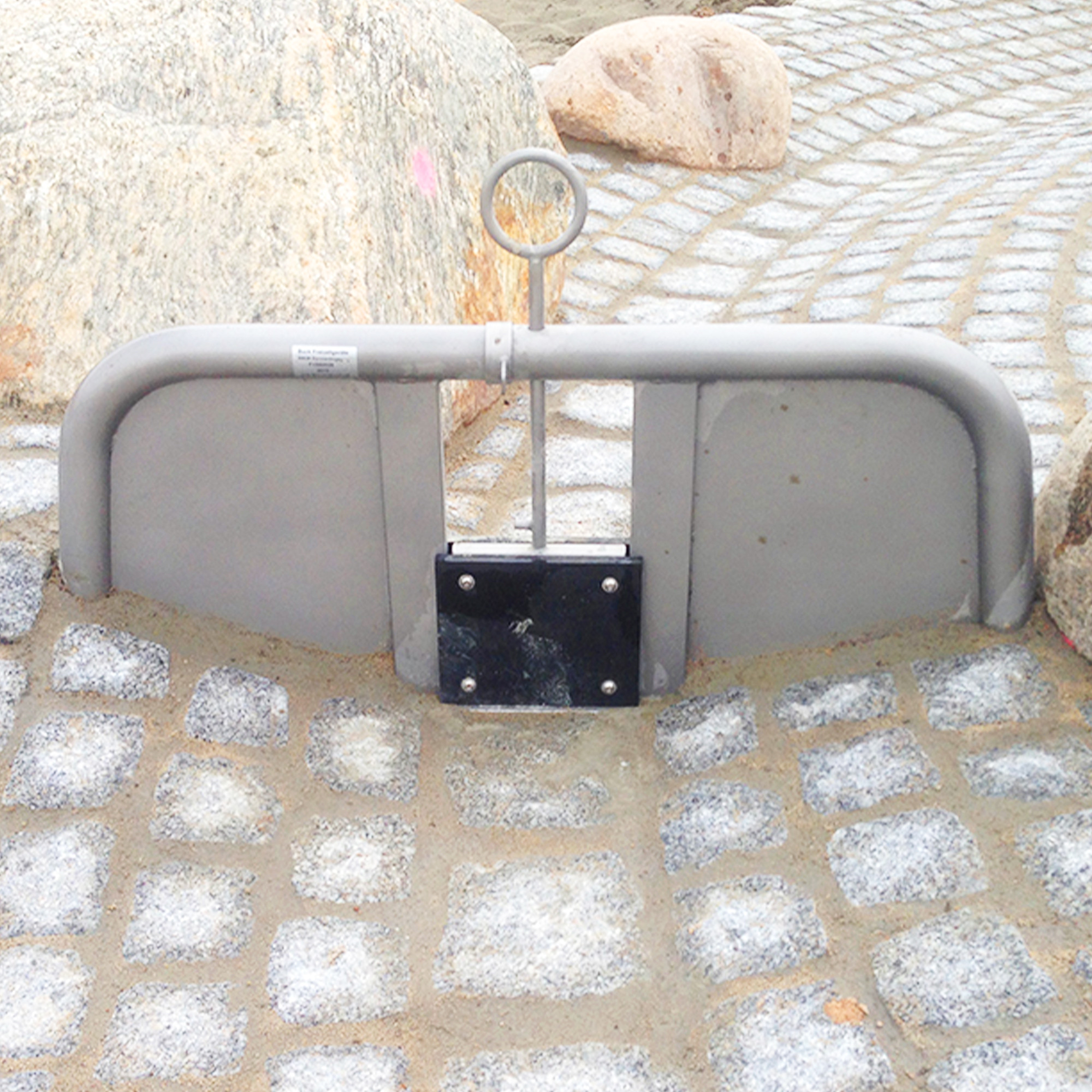 Wasserspiel Ziehwehr - Wasserstau für Matschplatz & Spielplatz