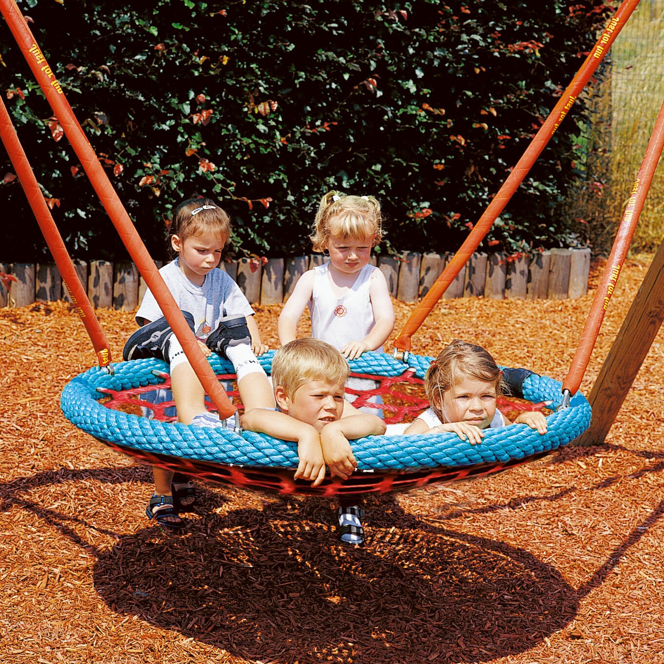 Nestschaukel aus Metall