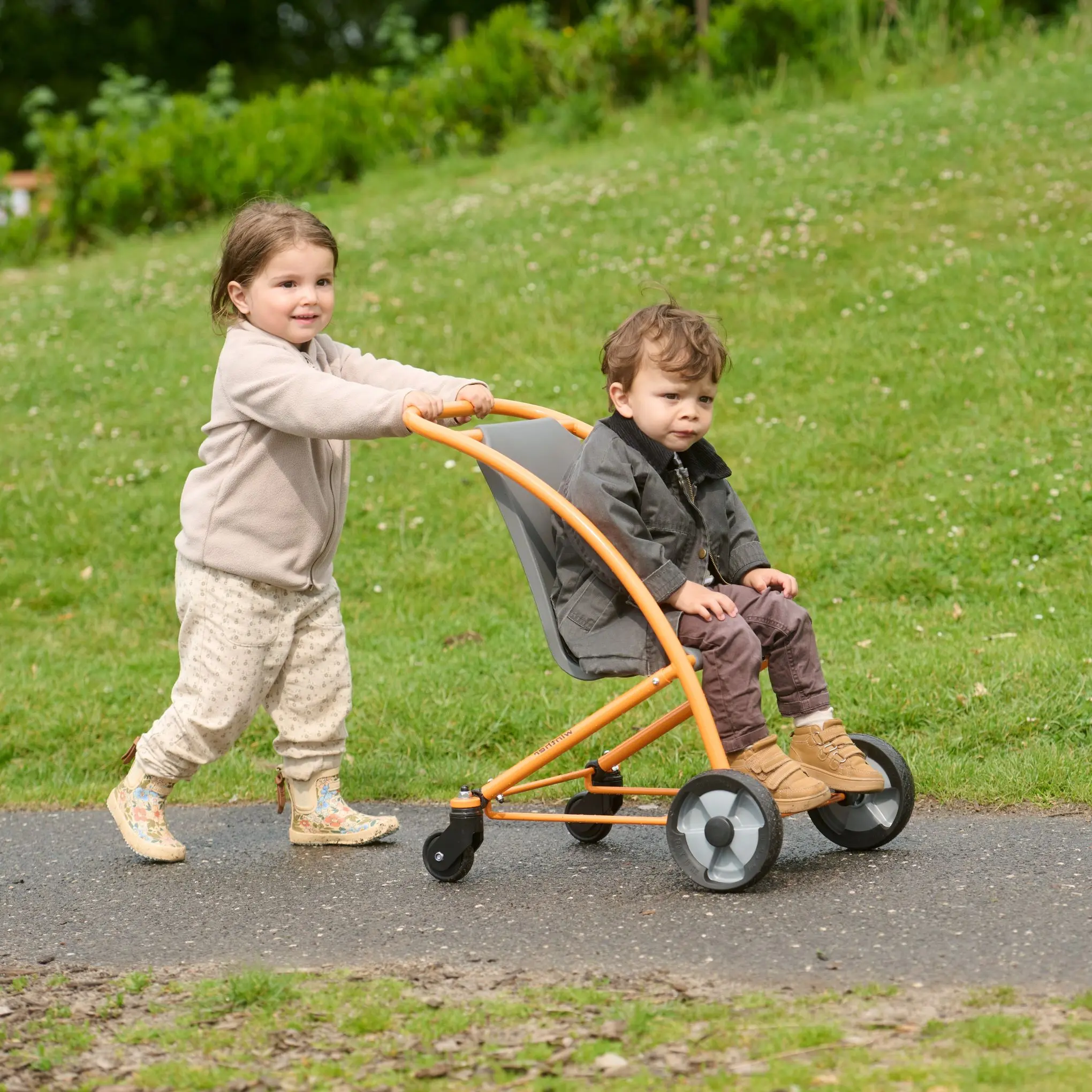Buggy aktiv mit drehbaren Hinterrädern