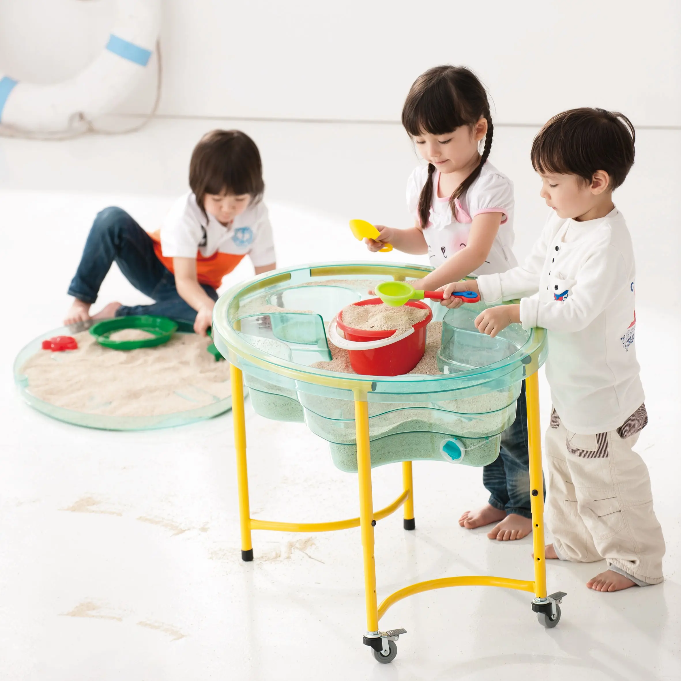 Sand-, Wasser- und Experimentiertisch