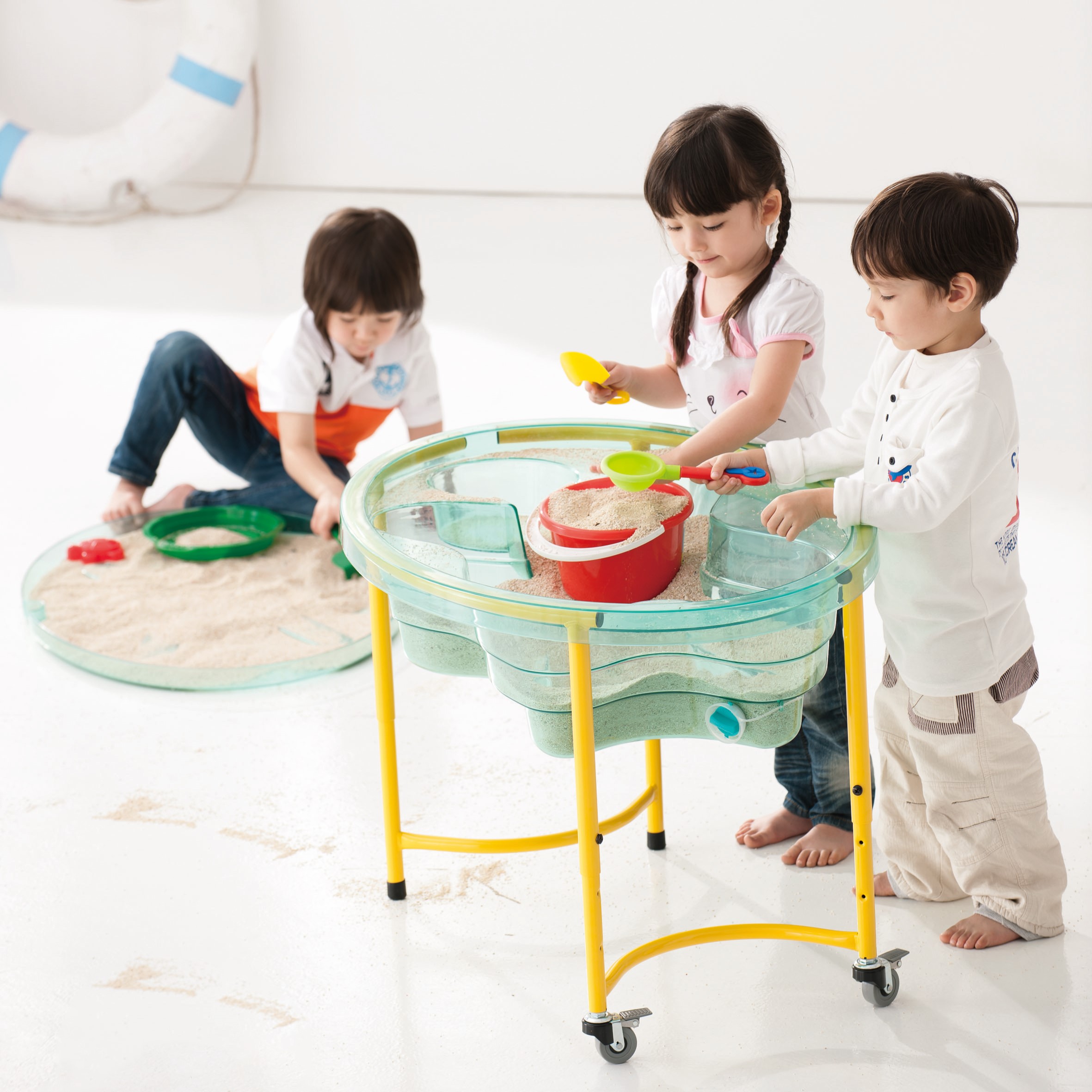Sand-, Wasser- und Experimentiertisch
