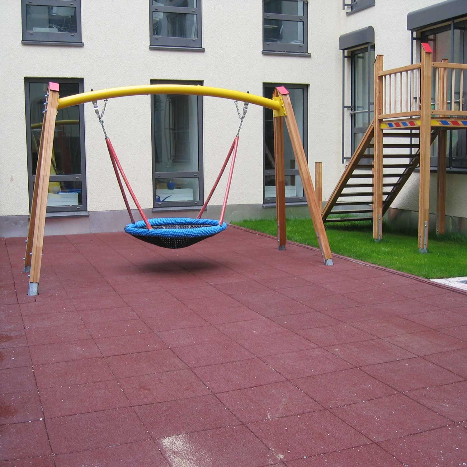 Fallschutzplatte 50 x 50 cm Rotbraun 80 mm