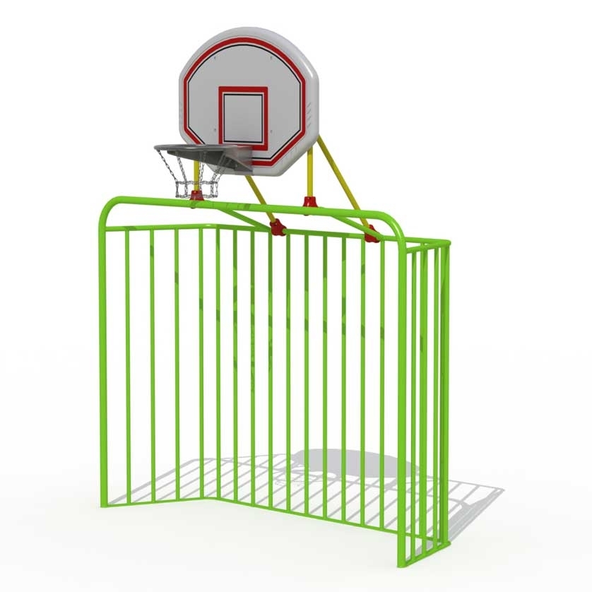 Fußballtor mit Metallgestell und Basketballring