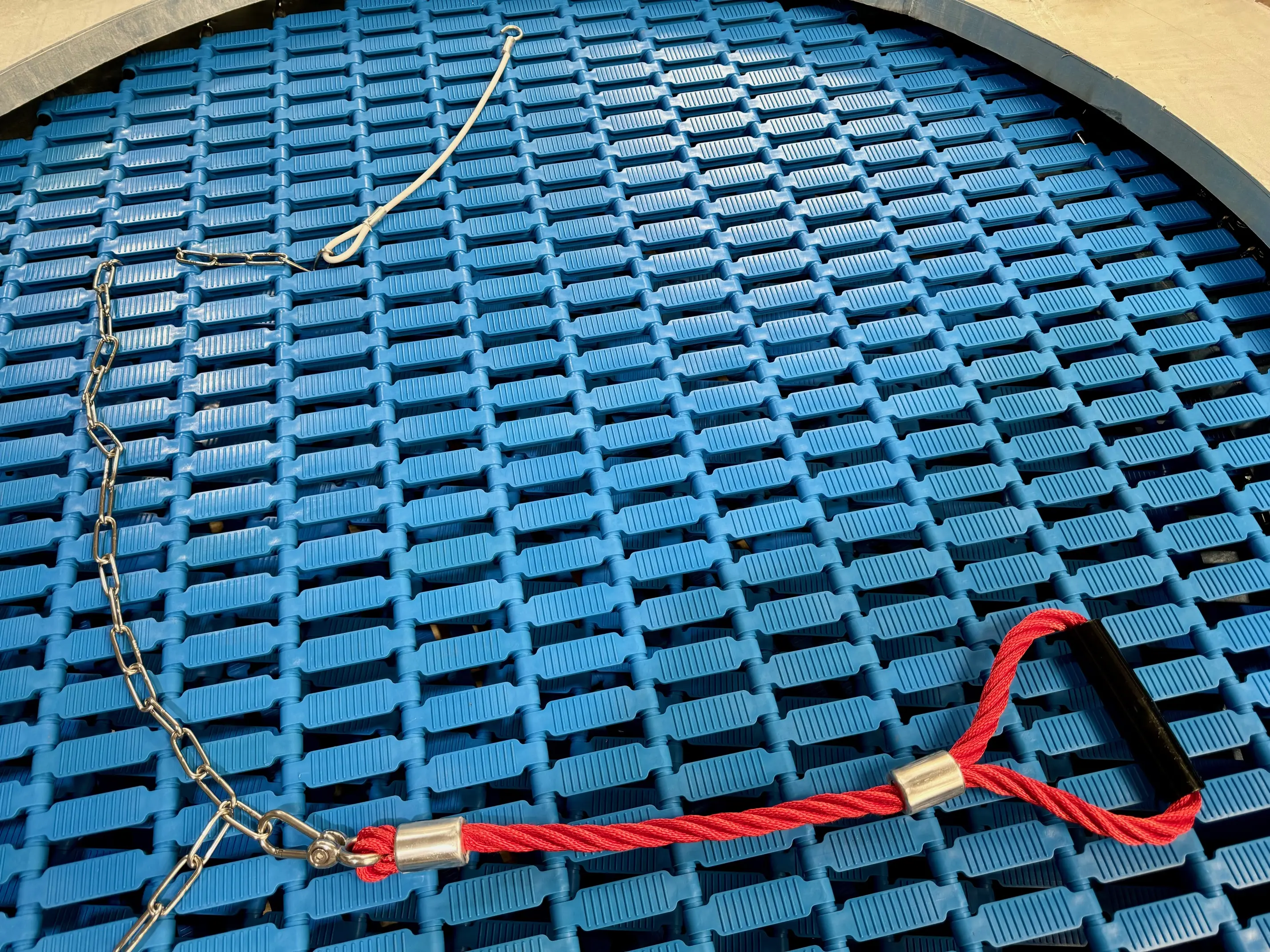 Trampolin-Federlöser - Das praktische Werkzeug für schnelle, sichere Trampolin-Reinigung