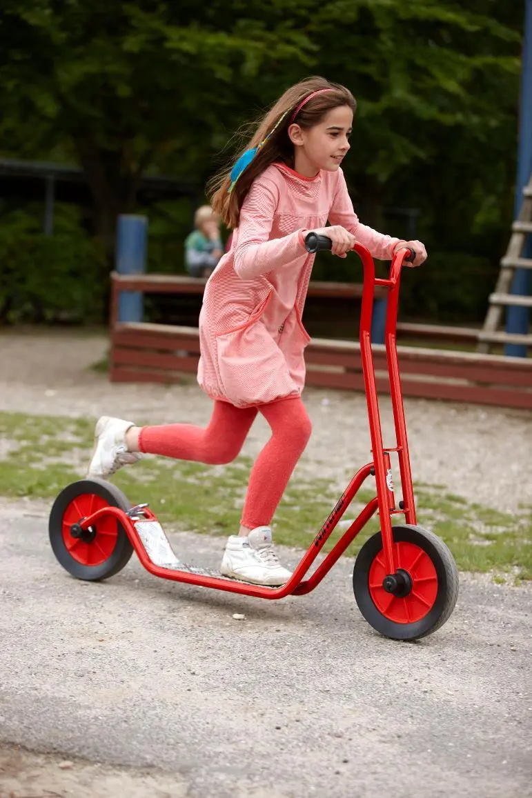 Roller Maxi mit Fußbremse Winther