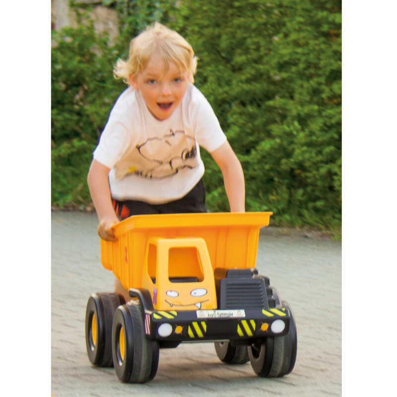 Mammut Truck mit Aufklebern