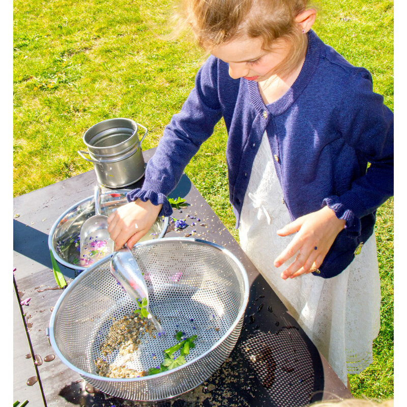 Matschtisch mit Edelstahlschüsseln "Flow"