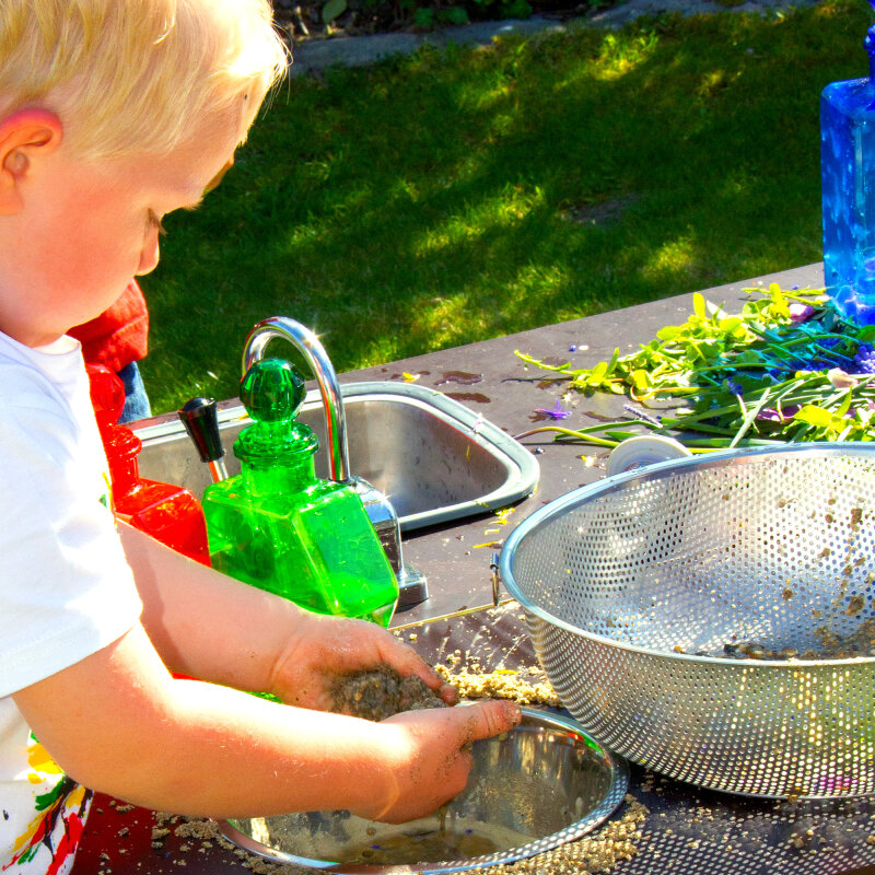 Matschtisch mit Edelstahlschüsseln "Flow"