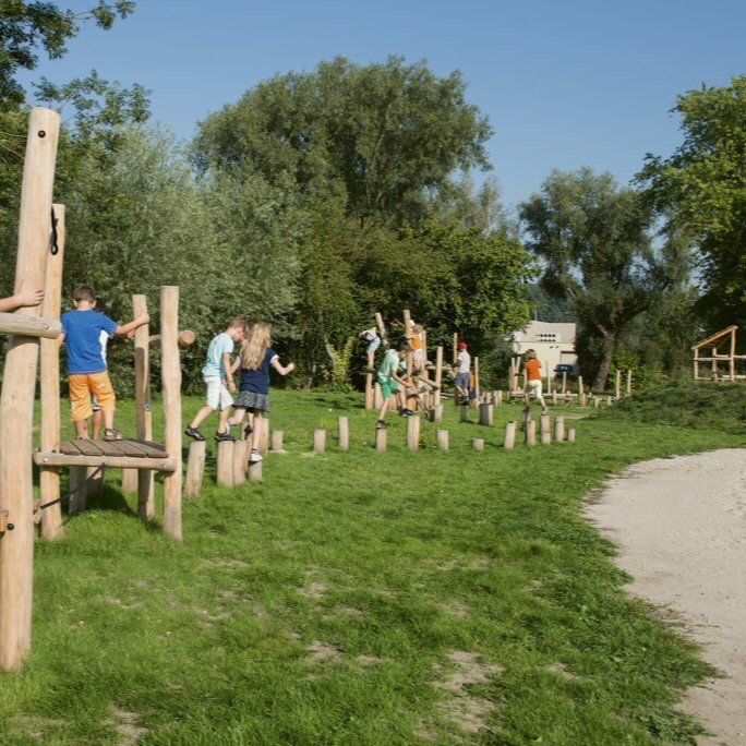 Gleichgewichtsparcour (20 Pfosten)