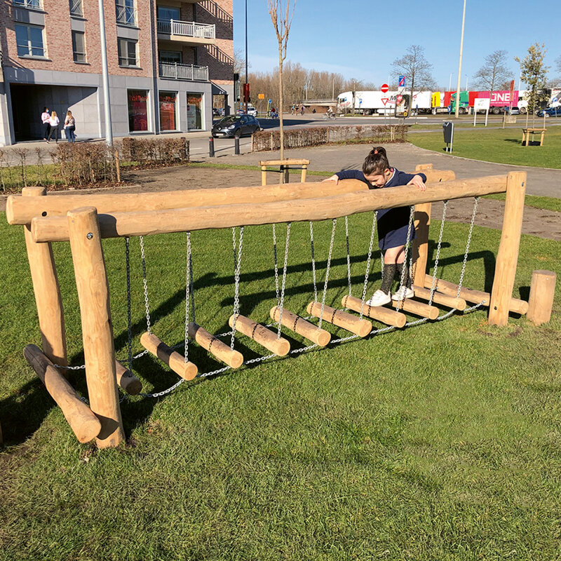 Robinie Wackelbrücke