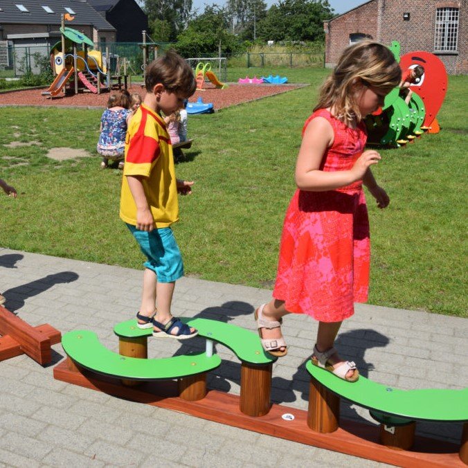 Kleinkind Abenteuerpfad Schlangenpfad