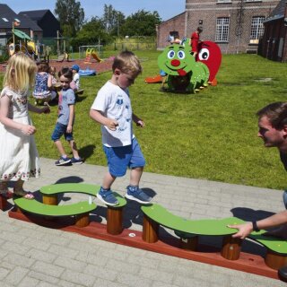Kleinkind Abenteuerpfad Schlangenpfad