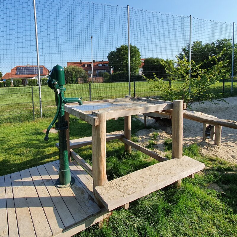 Saug- und Druckpumpe für Matschanlagen