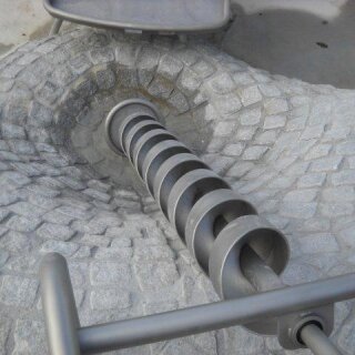 Wasserspirale mit Kurbel – Archimedische Schraube