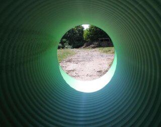 Kriechtunnel für Erdeinbau