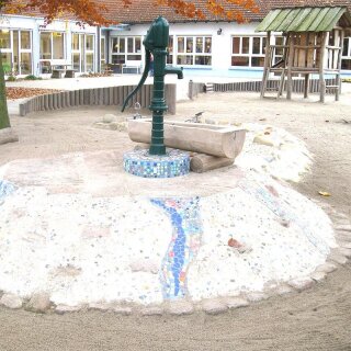 Handschwengelpumpe für Matschanlagen (ohne Ständer) inkl. Anschlussgarnitur