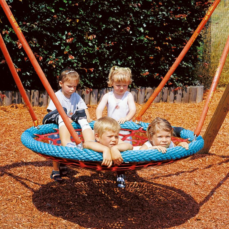 Nestschaukel mit Holzgestell aus Lärche