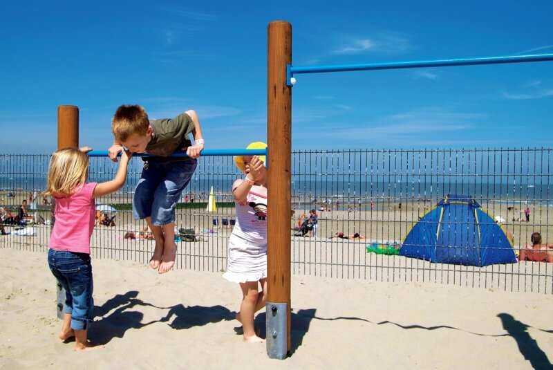 Reckstangen mit Holzgestell