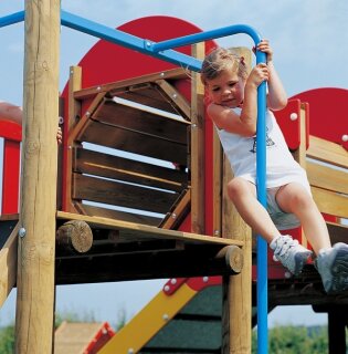 Anbau Feuerwehrstange für einen Spielturm