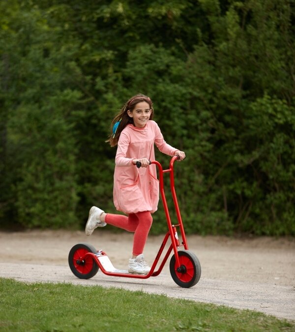 Roller Maxi mit Fußbremse Winther