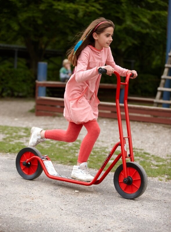 Roller Maxi mit Fußbremse Winther